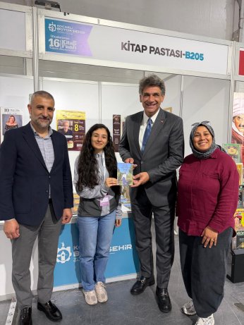 Kartepeli Başkanlar genç yazarı unutmadı!