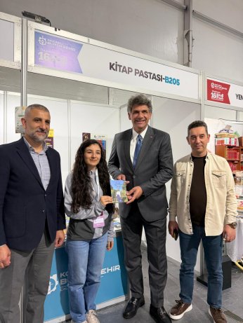 Kartepeli Başkanlar genç yazarı unutmadı!