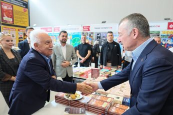 Büyükakın’dan 1 Milyon 59 Bin Kitapsevere Teşekkür
