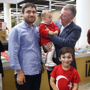 Büyükakın’dan 1 Milyon 59 Bin Kitapsevere Teşekkür