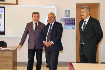 Yeni Haftaya Öğrencilerle Başladı!