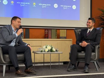 AK Parti İzmit’te Gençler Sordu, Başkanlar Yanıtladı!