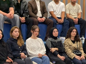 AK Parti İzmit’te Gençler Sordu, Başkanlar Yanıtladı!