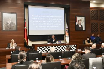 Körfez Belediyesi'nde yılın son meclisi toplandı 