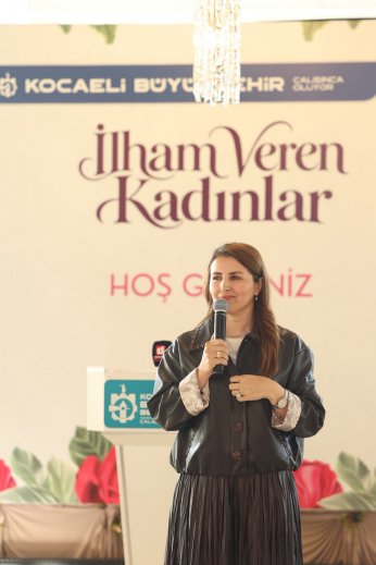 “Sizler mutlu olun diye çalışıyoruz”