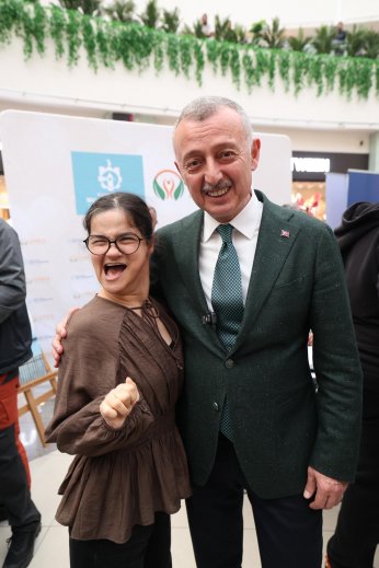 Başkan Büyükakın'dan Gonca'nın gençlerine tam not