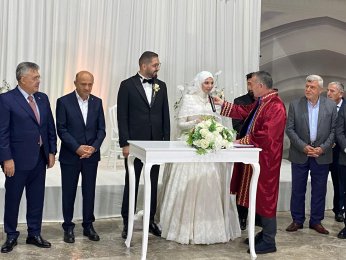 Kent Protokolünü Buluşturan Nikâh!