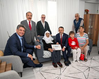 Cumhuriyetin Asırlık Çınarlarına Anlamlı Ziyaret 