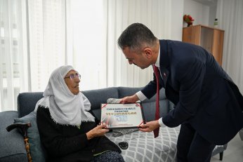 Cumhuriyetin Asırlık Çınarlarına Anlamlı Ziyaret 