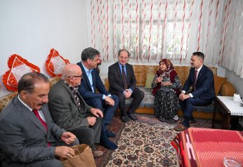 Cumhuriyetin Asırlık Çınarlarına Anlamlı Ziyaret 