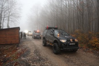 Şanlı Türk Bayrağı Elden Ele Zirveye Ulaştı 