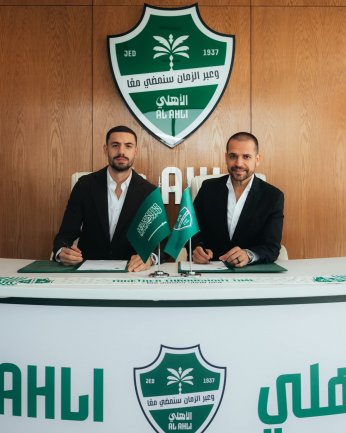 Karamürsel'li Merih Al Ahli ile sözleşme yeniledi 