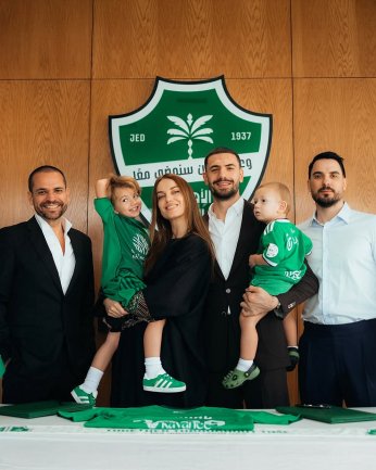 Karamürsel'li Merih Al Ahli ile sözleşme yeniledi 