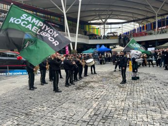 Kocaelispor sevgisi AVM'lerde Yaşatılıyor 
