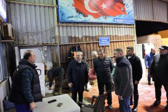 AK Parti Gece Gündüz Demeden Sahada