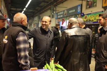 AK Parti Gece Gündüz Demeden Sahada