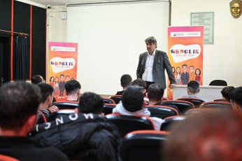 Başkan;Tecrübelerini Gençlerle Paylaştı 