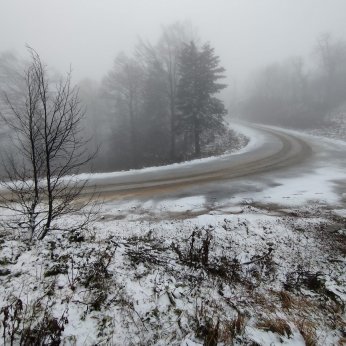 Kartepe zirvesinde kar yağışı başladı 