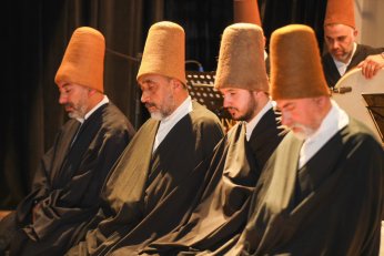 Körfez'de Maneviyat Yüklü Gece 