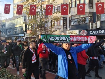 Kardeşlik Yürüyüşü Gönülleri Isıttı