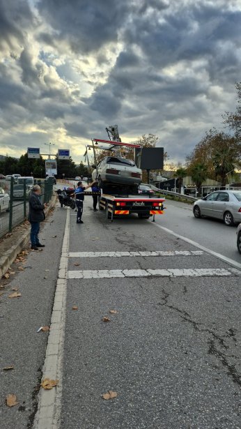 Büyükşehir Zabıtası Yolda Bırakmadı 