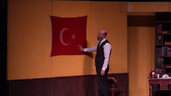 İstiklal Şairi Akif'e tiyatro sahnesinde vefa