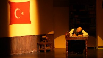 İstiklal Şairi Akif'e tiyatro sahnesinde vefa
