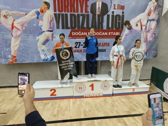 Karate Branşında Kartepe Gücünü Hissettiriyor 
