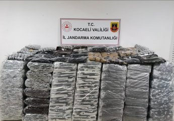 2,5 Milyon TL Değerinde Kaçak Giyim Ele Geçirildi 