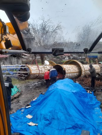 Minareler devrildi;çatılar uçtu,denizde dev dalgalar oluştu 
