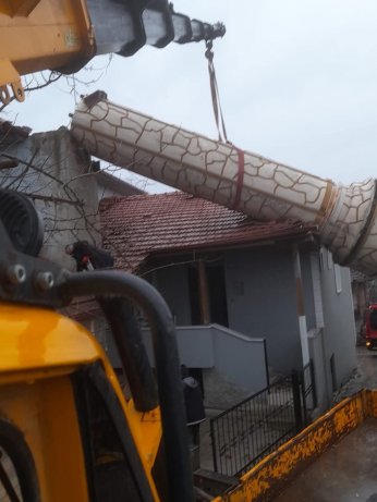 Minareler devrildi;çatılar uçtu,denizde dev dalgalar oluştu 