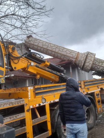 Minareler devrildi;çatılar uçtu,denizde dev dalgalar oluştu 