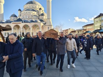 Karanlık Abi Son Yolculuğuna Uğurlandı 