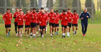 Gölcükspor kent derbisine hazırlanıyor 