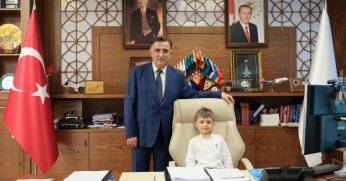 MİNİKLER GTÜ’DE REKTÖRLÜK KOLTUĞUNA OTURDU