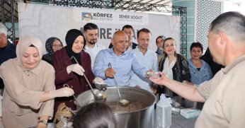 4 Bin Kişiye Aşure İkram Edildi