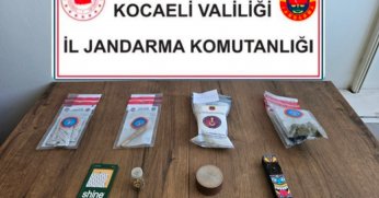 Araçtan Kokain ve Sentetik Ecza Çıktı