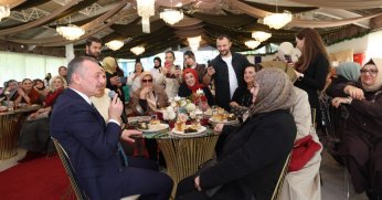 “Sizler mutlu olun diye çalışıyoruz”