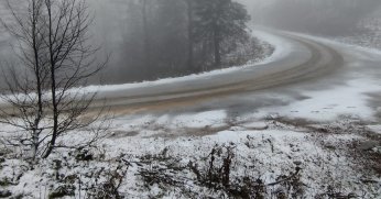 Kartepe zirvesinde kar yağışı başladı 