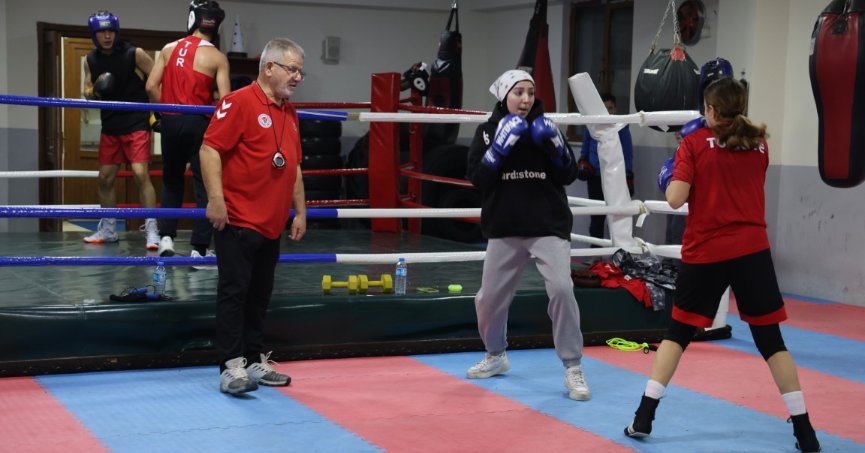 Kartepe Belediyesi Kış Spor Okulları ile Çocuklar Sporla Büyüyor 