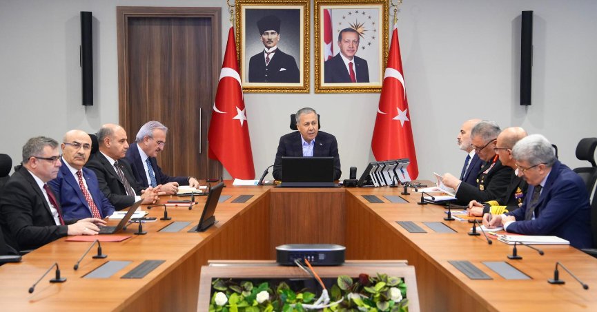 Bakan Yerlikaya; VKS Üzerinden Valilerle Biraraya Geldi 