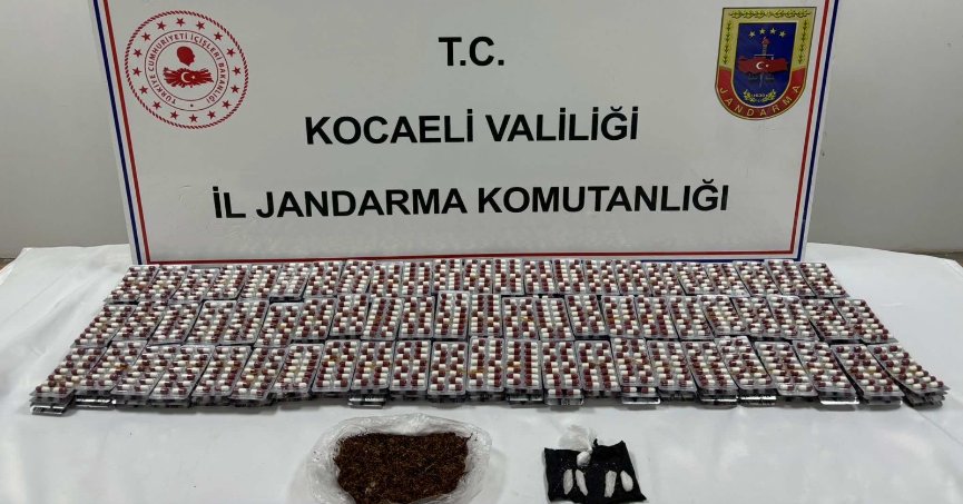 Binlerce Hap ve Metamfetamin Ele Geçirildi 