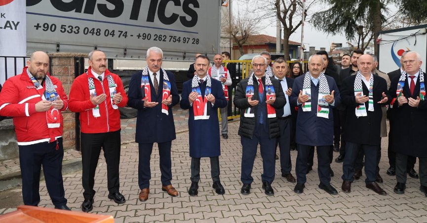 Yardım Tırları Dualarla Gazze'ye Uğurlandı 