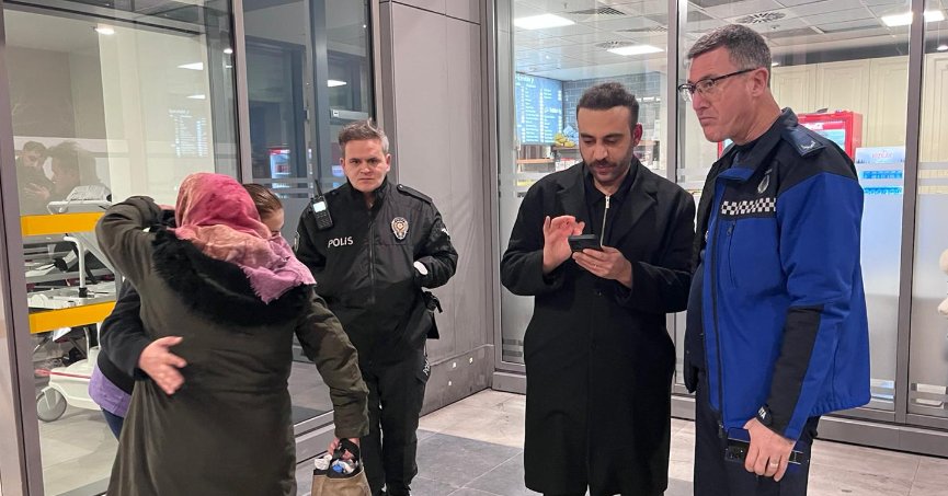 Zabıtadan vatandaşa yardım eli 