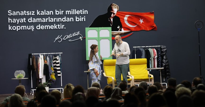 Kahkaha ve Sanat Aynı Sahnede Buluştu 