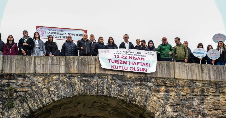 Vali Aktaş, Öğrencilerle Doğa Yürüyüşünde Buluştu