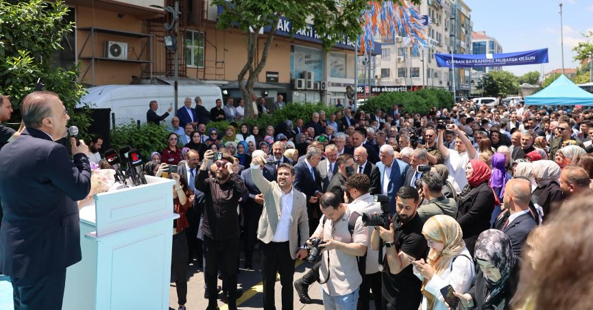 AK Parti Kocaeli'de Miting Gibi Bayramlaşma 