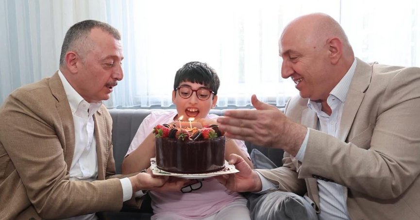 Başkan Büyükakın’dan Doğum Günü Sürprizi