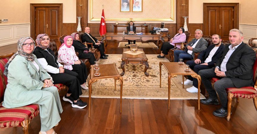 Vali Aktaş Giresun'luları makamında kabul etti 