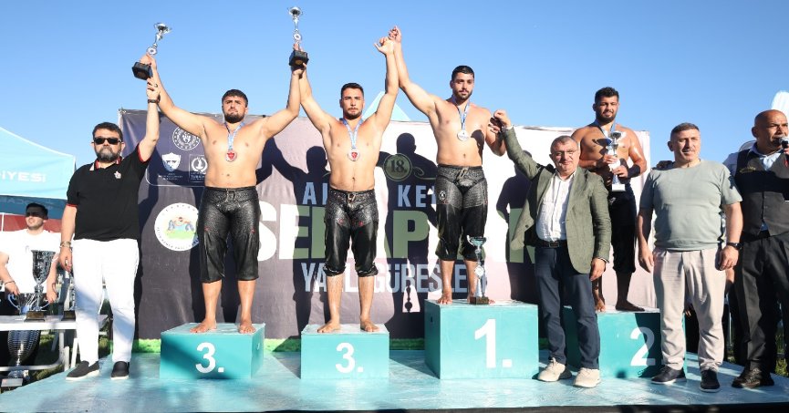 Er Meydanında Zirvenin Adı Feyzullah Aktürk
